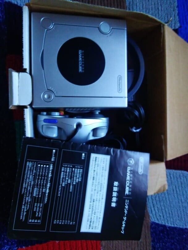 Console-Game Cube-Boxed-Silver-Ntsc-Jap
