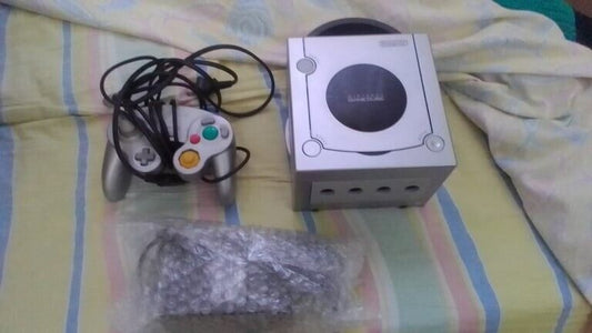 Game Cube-Console-Ntsc-Jap-silver